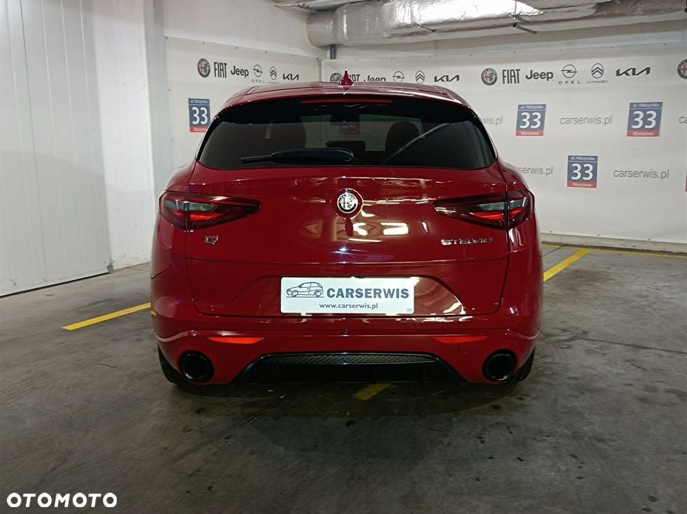 Alfa Romeo Stelvio - 12