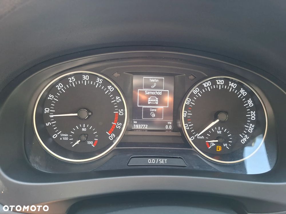 Skoda RAPID 1.4 TDI DSG Clever - 23