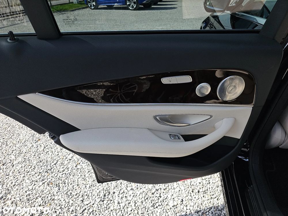 Mercedes-Benz Klasa E 300 de 4-Matic Avantgarde - 25