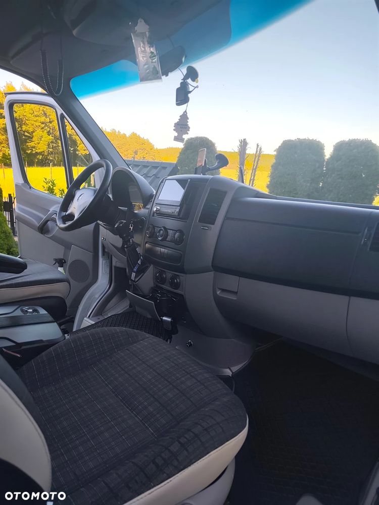 Mercedes-Benz Sprinter - 15