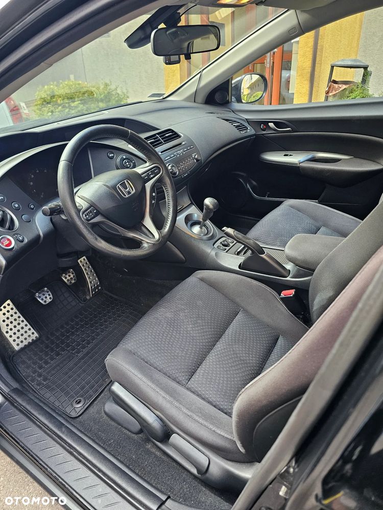 Honda Civic 1.8 Sport - 17