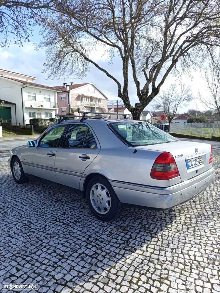 Mercedes-Benz C 220 D Elegance - 15
