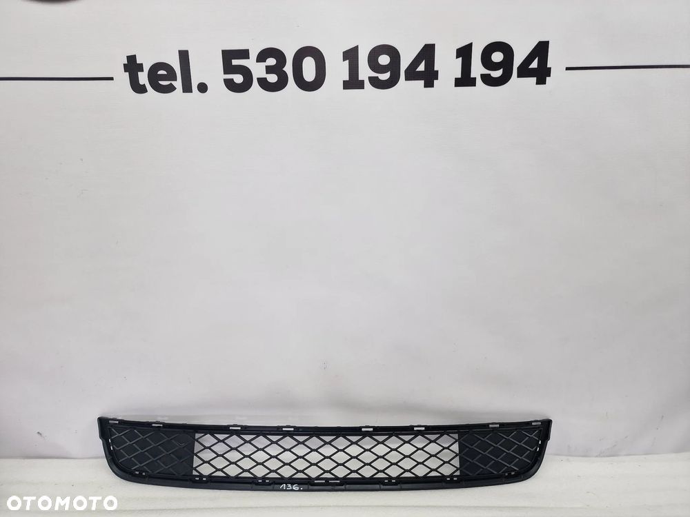 BMW X3 F25 10- KRATKA ŚRODKOWA ZDERZAKA PRZEDNIEGO PRZÓD , NR 51117210465 , NR AUKCJI KR136 - 1
