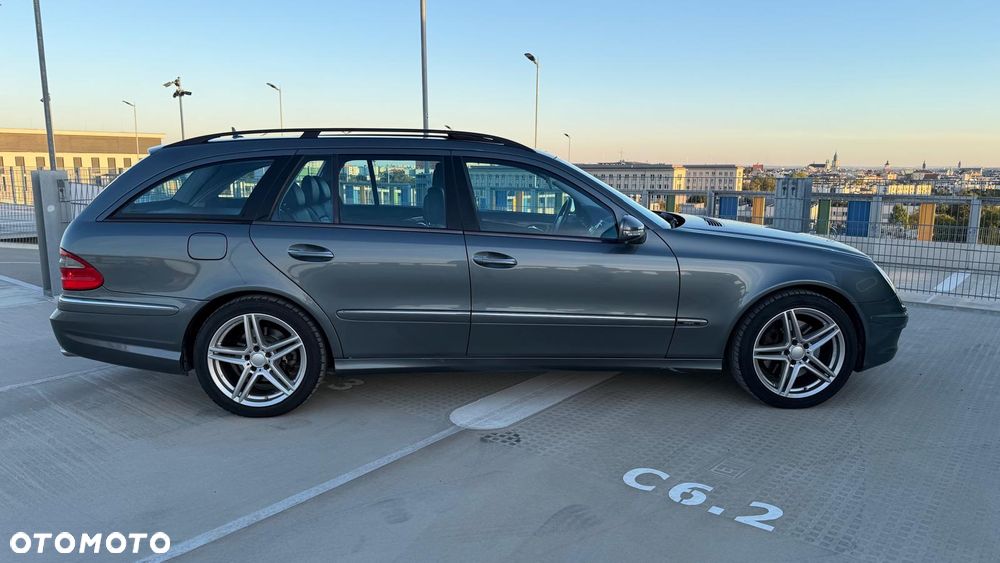 Mercedes-Benz E-Class 2006 photo 4
