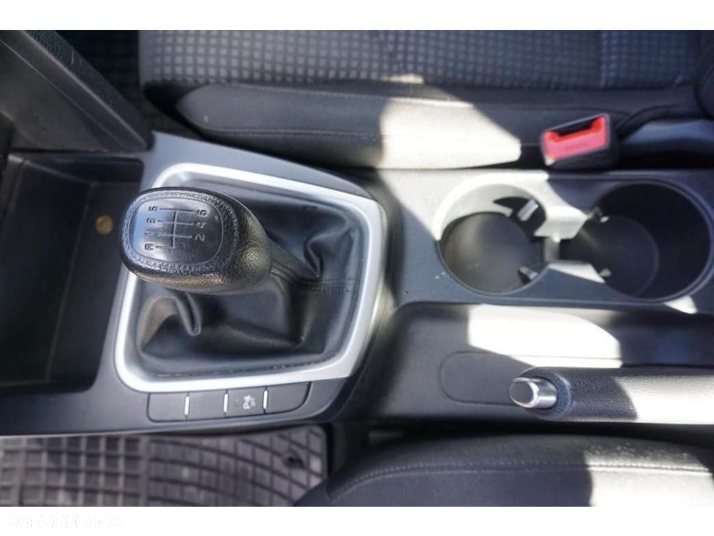 Kia Ceed - 21