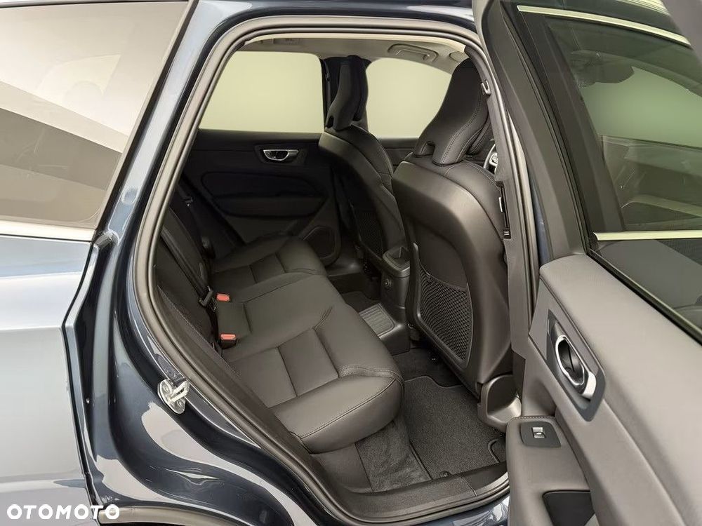 Volvo XC 60 T6 Plug-In Hybrid AWD Plus Bright - 12