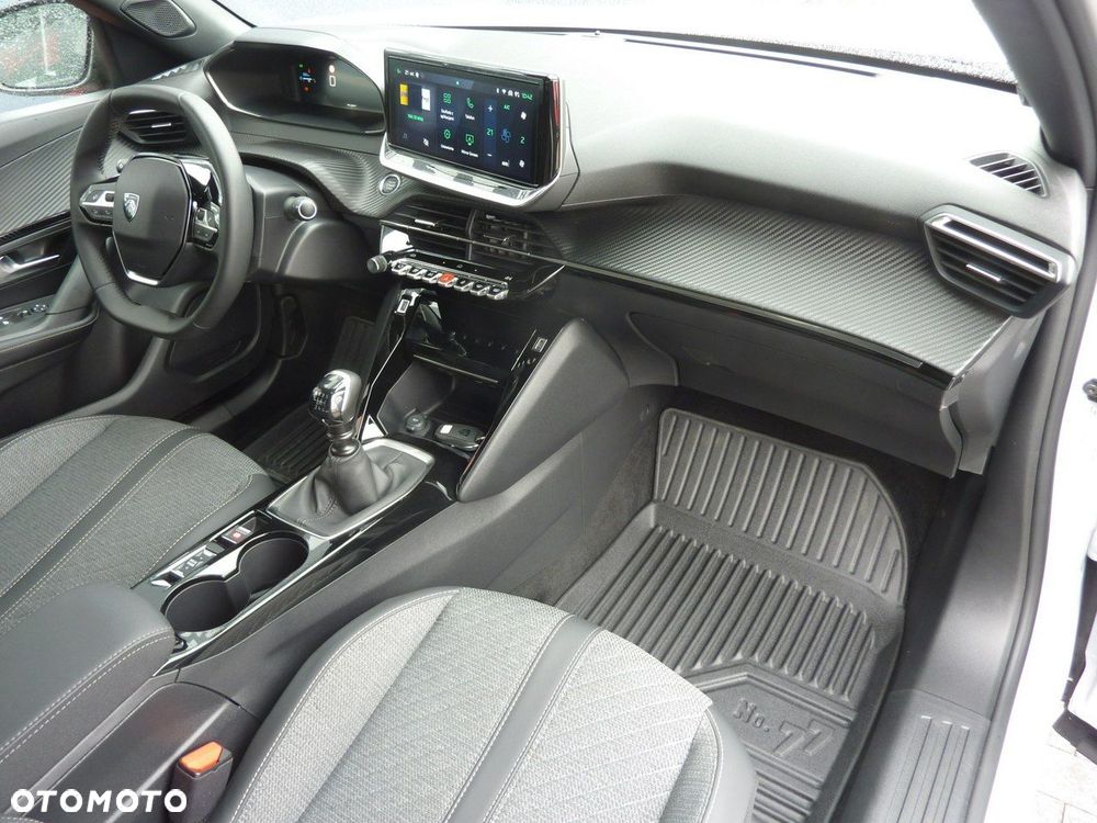 Peugeot 2008 - 13