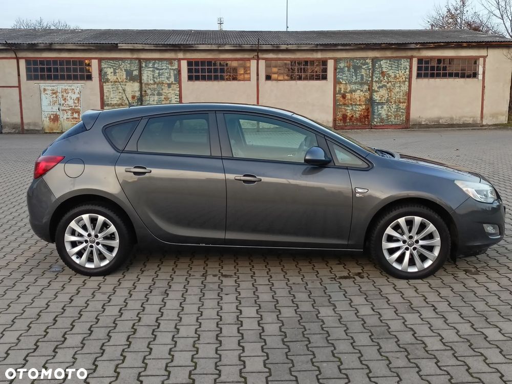 Opel Astra 1.4 Turbo 150 Jahre - 2