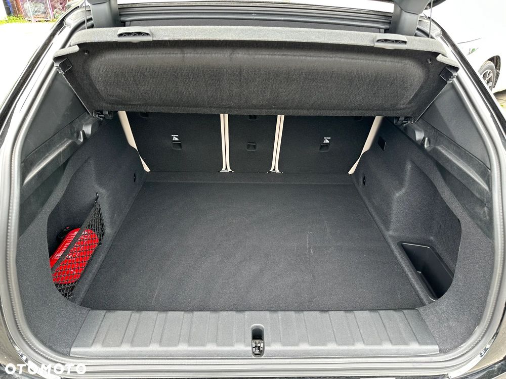 BMW iX2 eDrive20 66.5kWh M Sport - 23