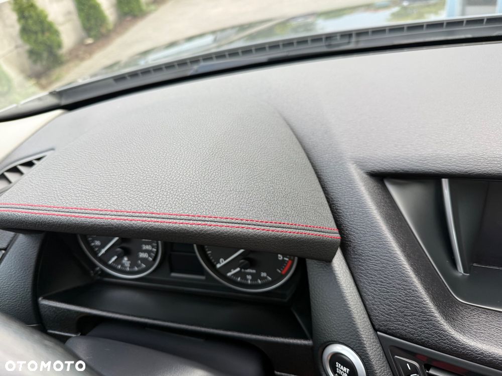 BMW X1 sDrive20d Sport Line - 28