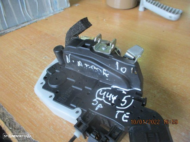 Fecho Y2414520 NISSAN MICRA K13 2010 TE 2 PINOS - 2