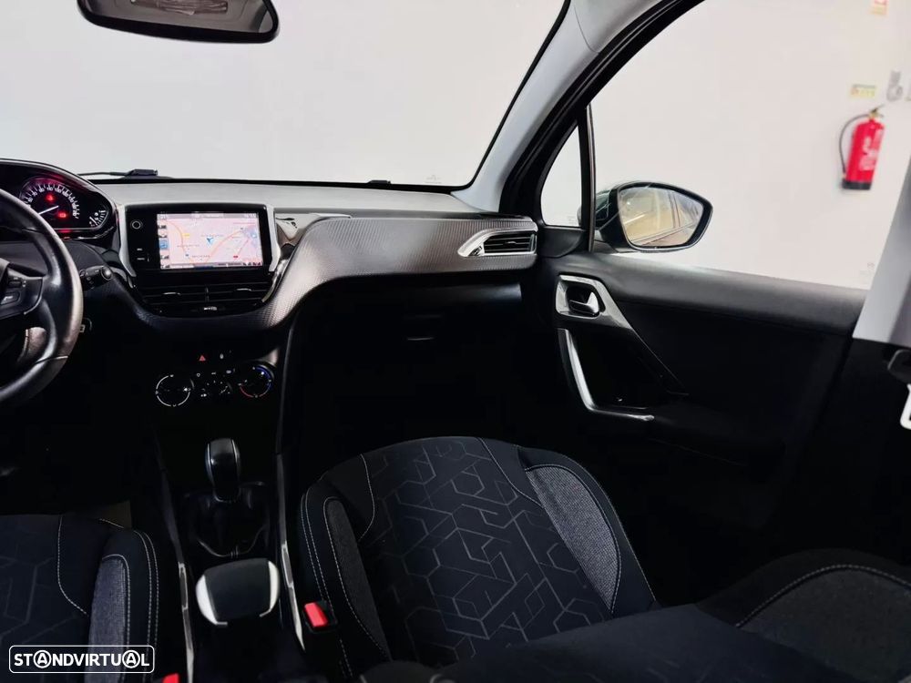 Peugeot 2008 1.6 BlueHDi Style - 29