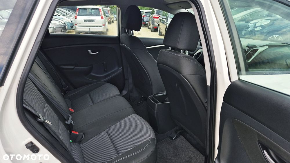Hyundai i30 1.4 Intro Edition - 31