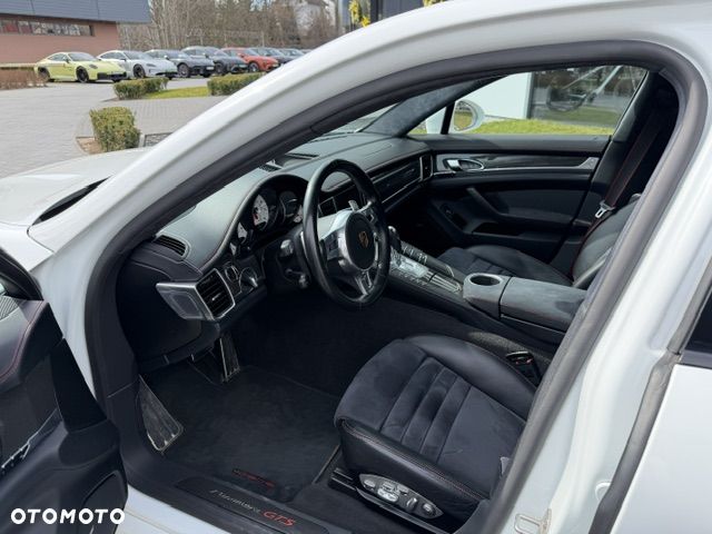 Porsche Panamera - 5