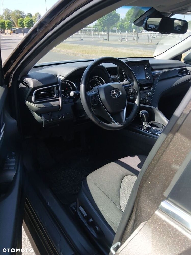 Toyota Camry 2.5 Hybrid Comfort CVT - 14