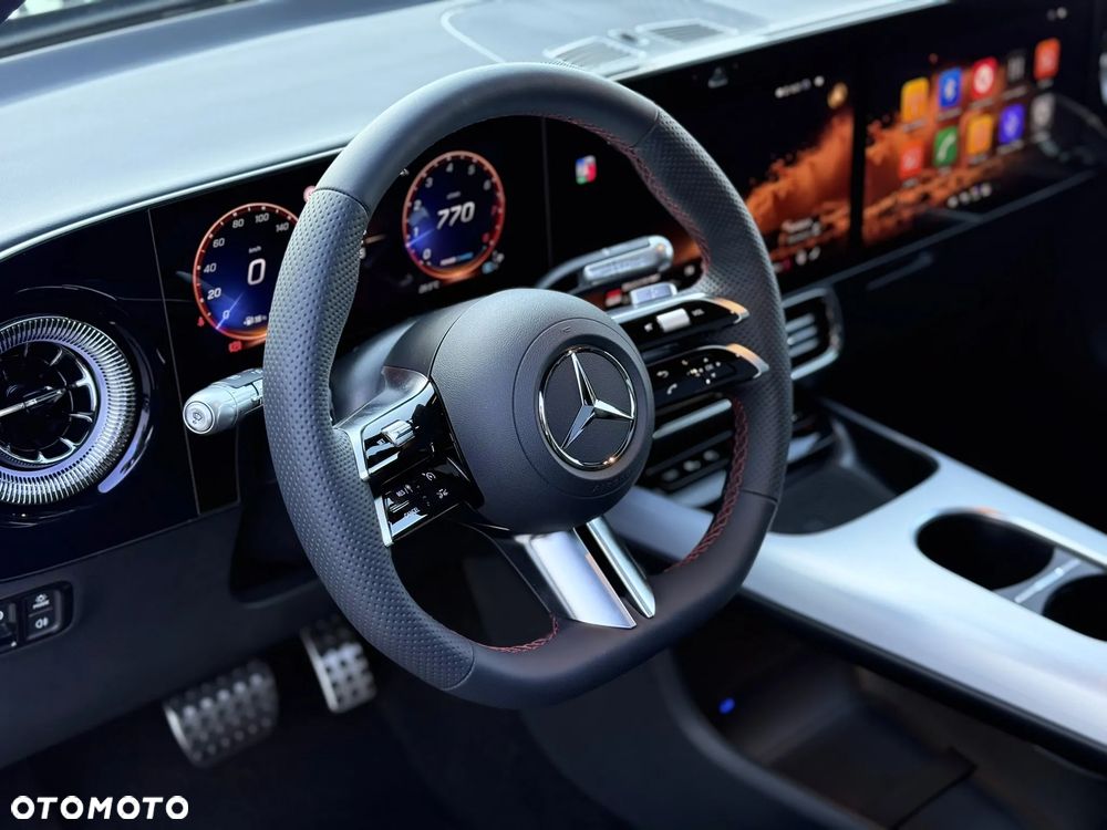 Mercedes-Benz GLB - 22