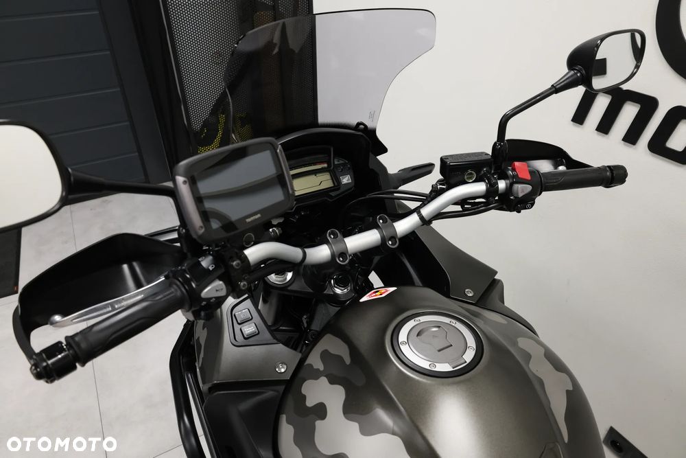 Honda VFR - 22