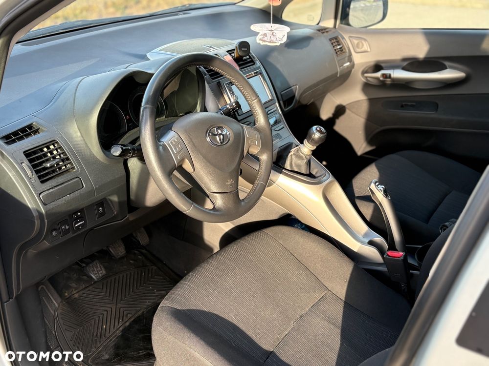 Toyota Auris 2.0 D-4D Prestige - 10