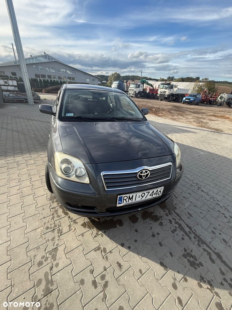 Toyota Avensis 2005 photo 2