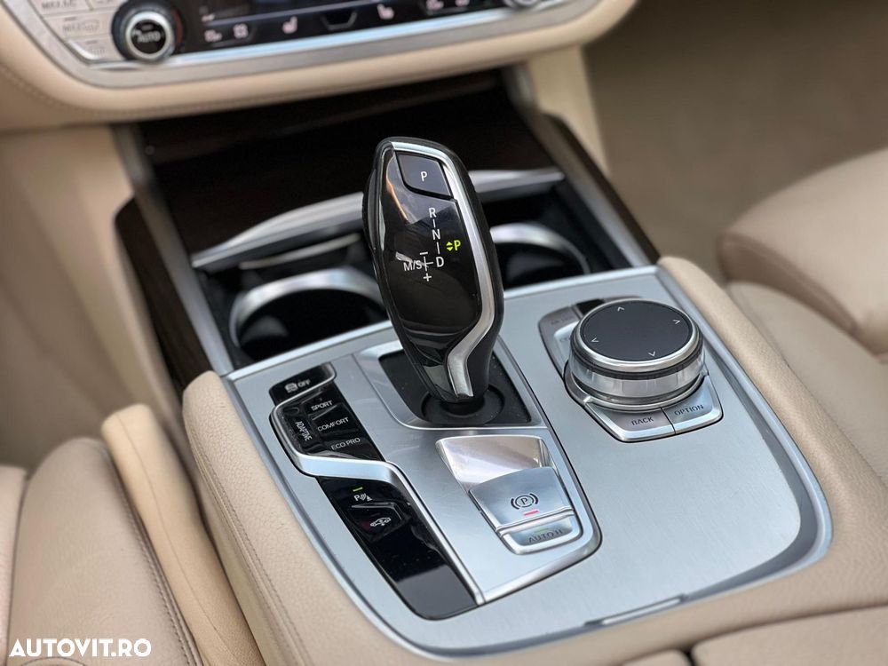 BMW Seria 7 730d - 33