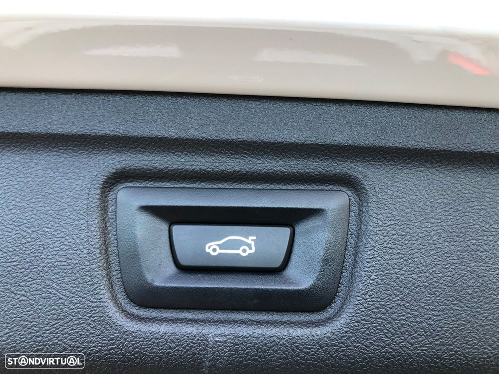 BMW 320 e Pack Desportivo M Auto - 15