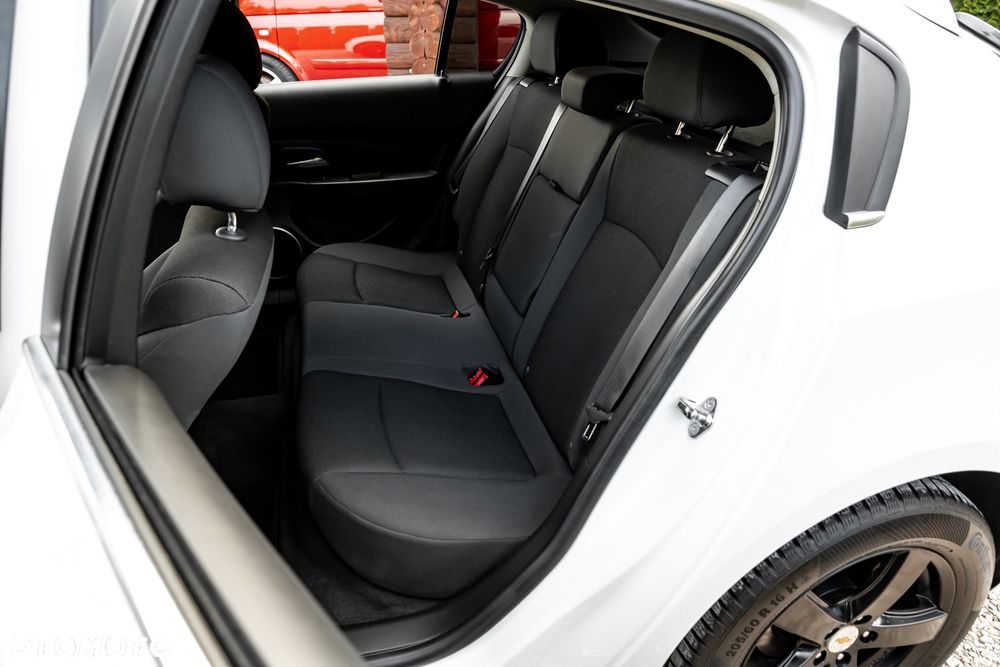 Chevrolet Cruze 1.8 LS - 18