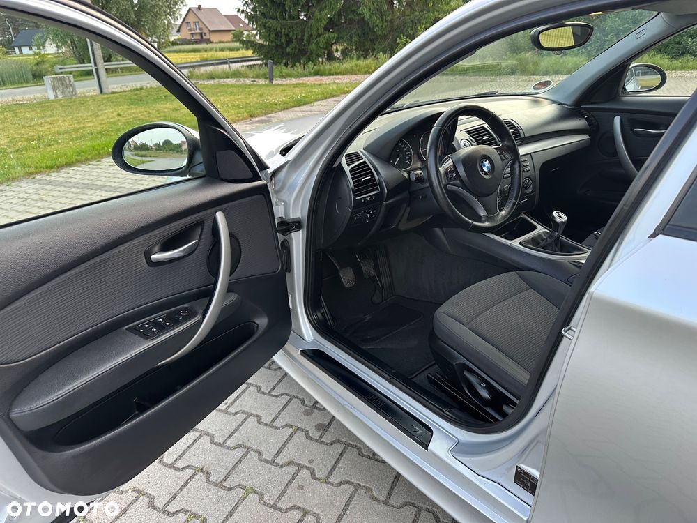 BMW Seria 1 118d DPF - 11