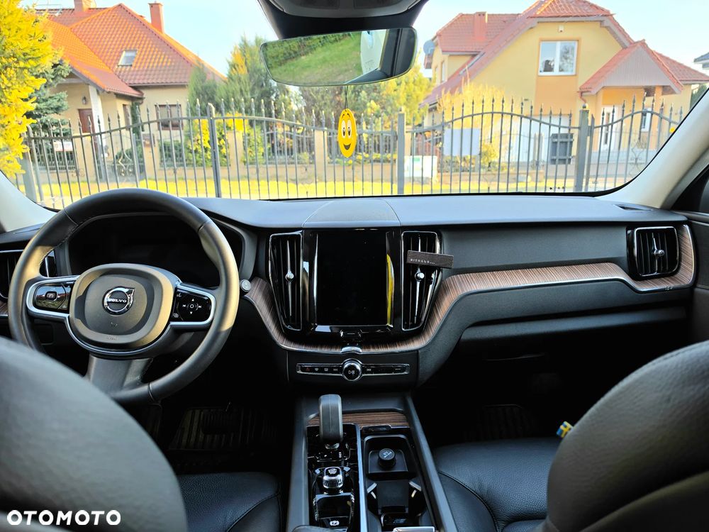 Volvo XC 60 B5 B AWD Plus Bright - 18
