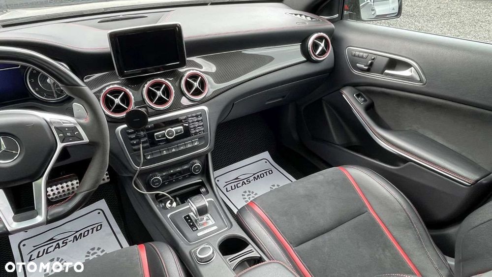 Mercedes-Benz GLA - 34