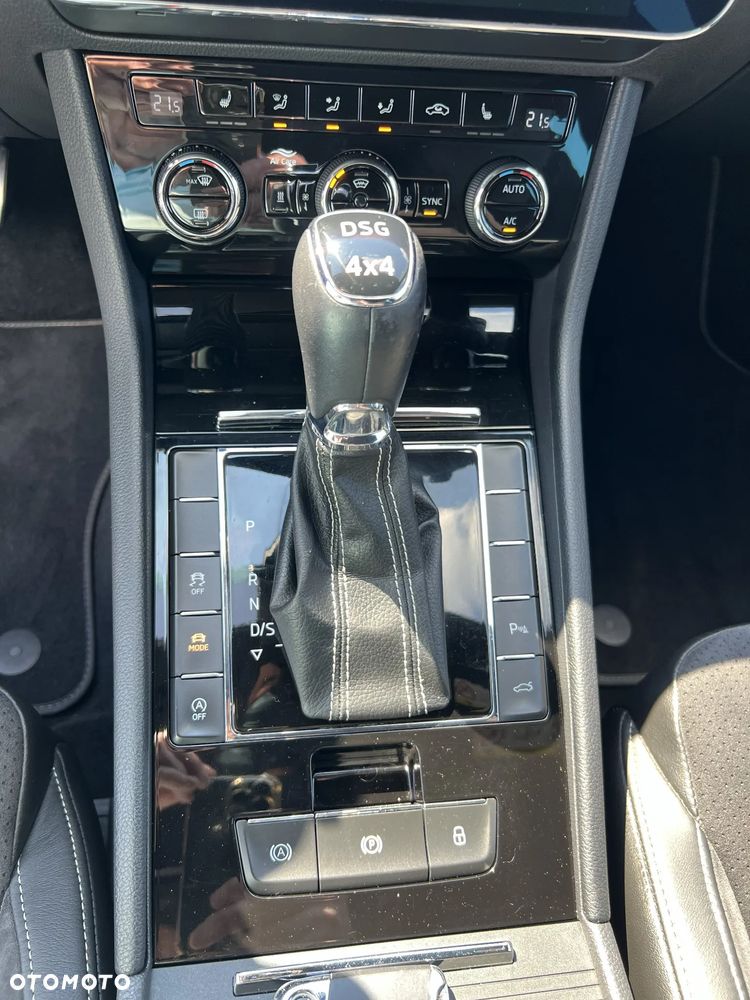 Skoda Superb 2.0 TDI 4x4 Sportline DSG - 32