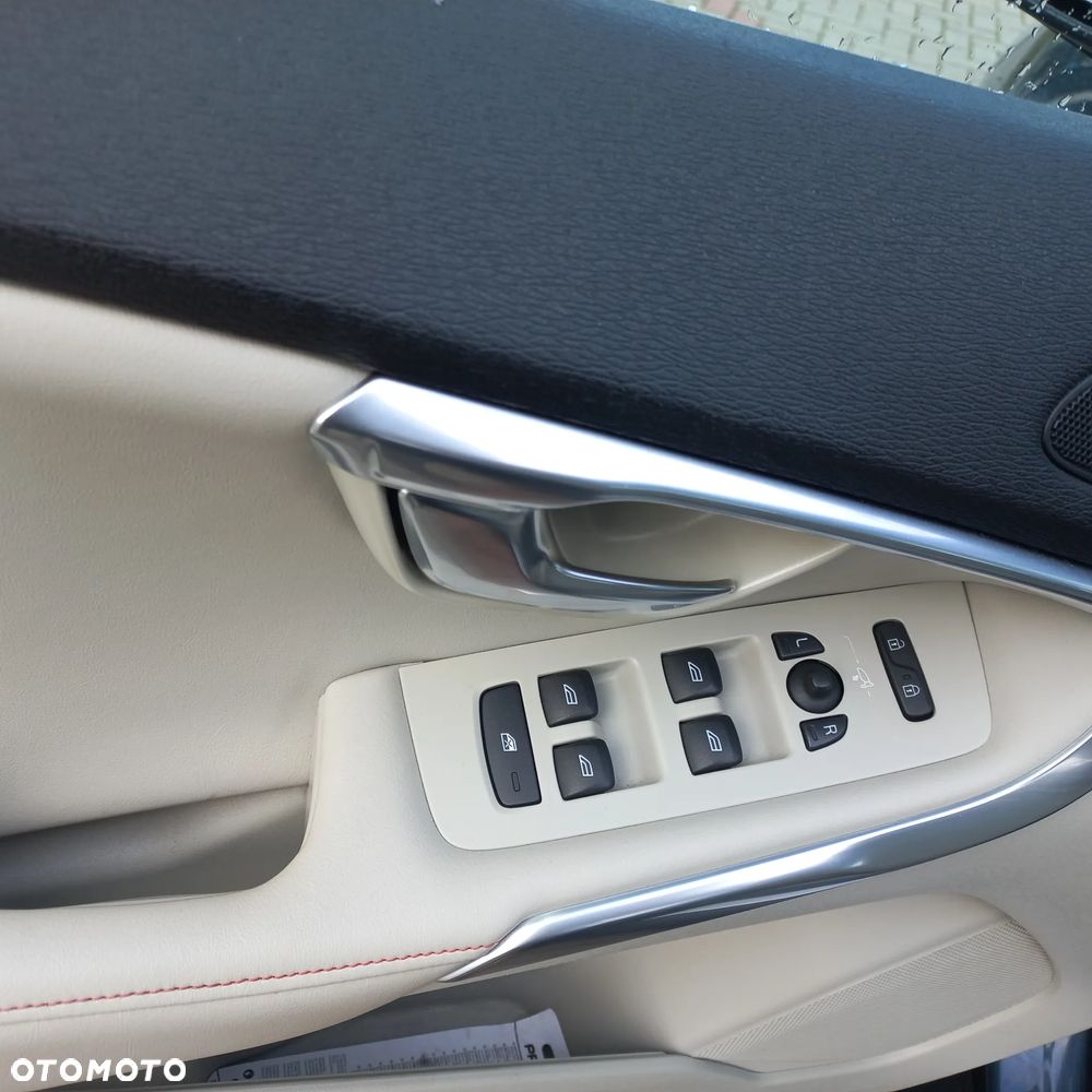 Volvo V40 Cross Country D4 Ocean Race - 20