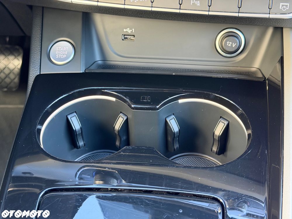 Audi A4 Limousine - 10