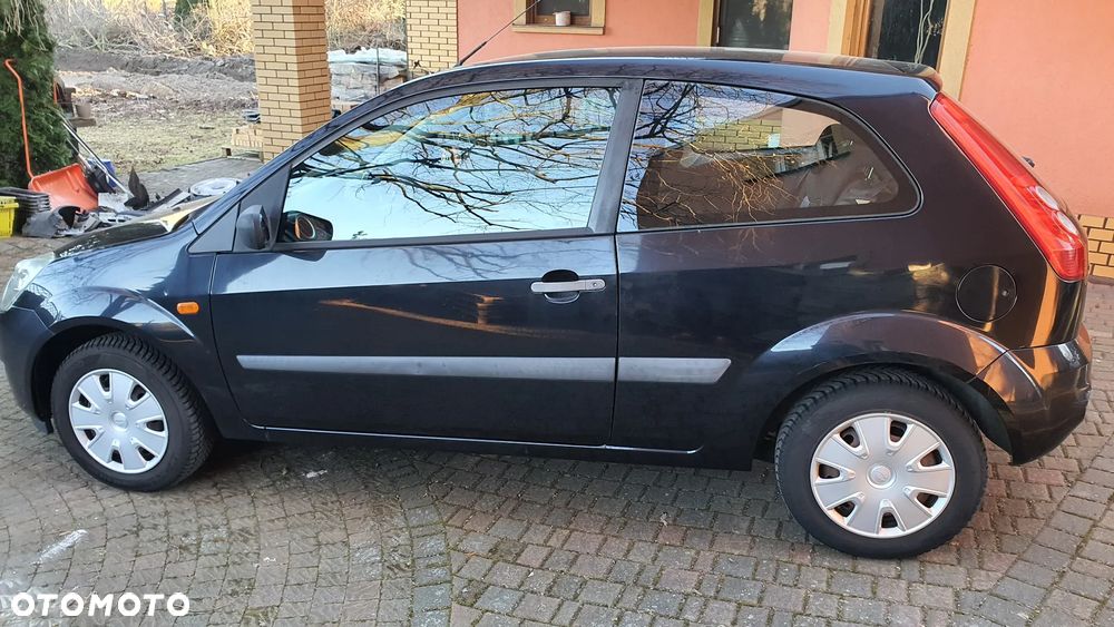 Ford Fiesta 1.3 Ambiente - 4