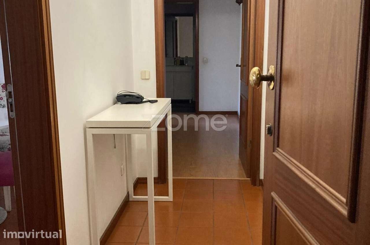 Arrendamento | Apartamento T2 Remodelado na Rua Elísio de Moura - Grande imagem: 3/15