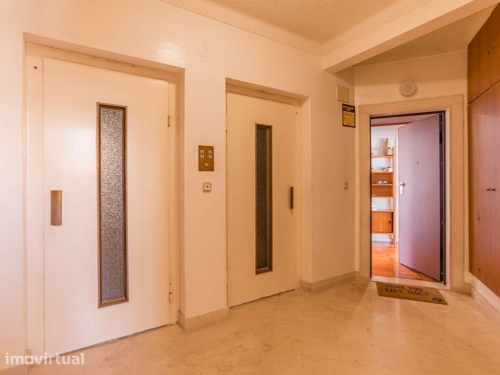 Excelente Apartamento T4 em MIraflores - Grande imagem: 4/38