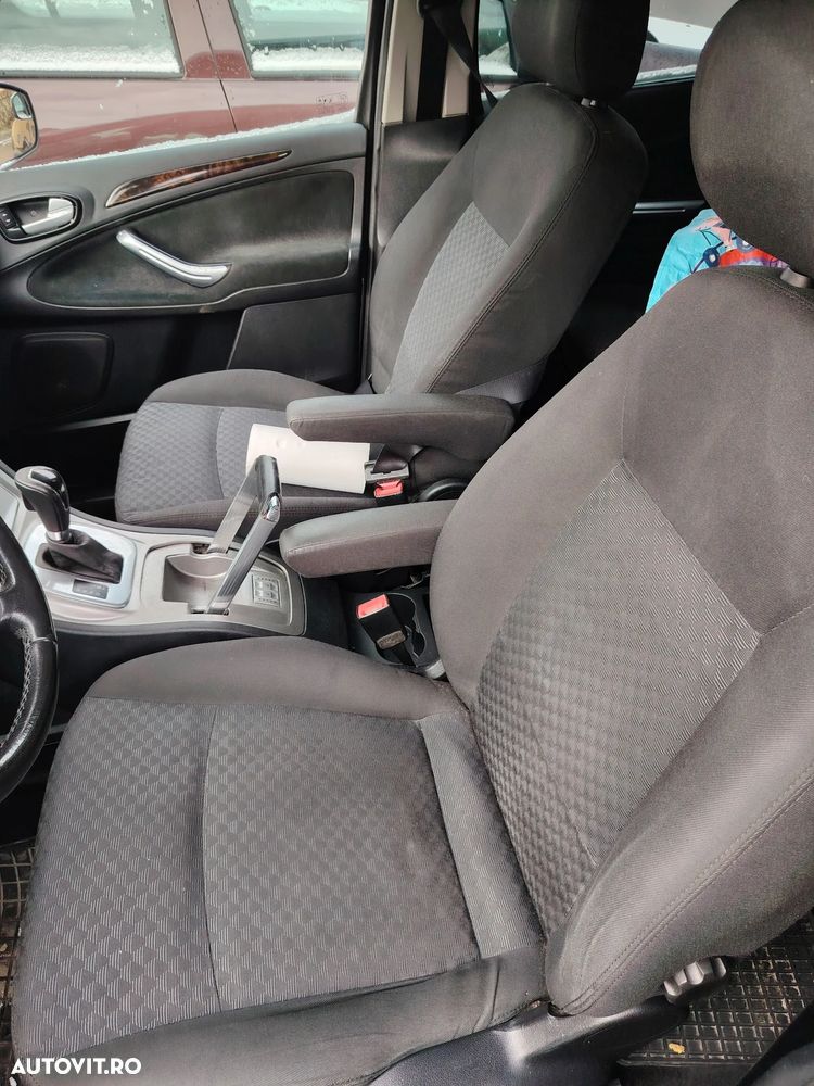 Ford Galaxy 2.0 TDCi DPF Aut. Ghia - 3