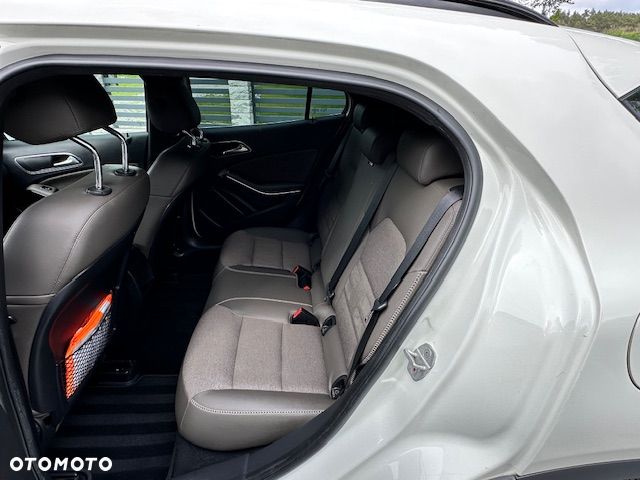 Mercedes-Benz GLA 200 - 8