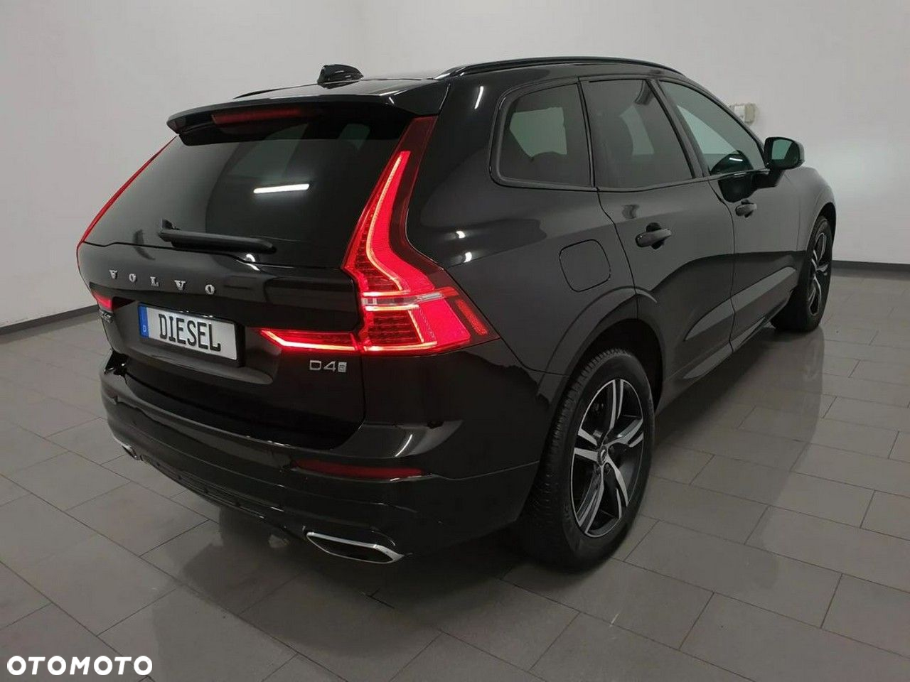 Volvo XC 60 D4 R-Design - 6