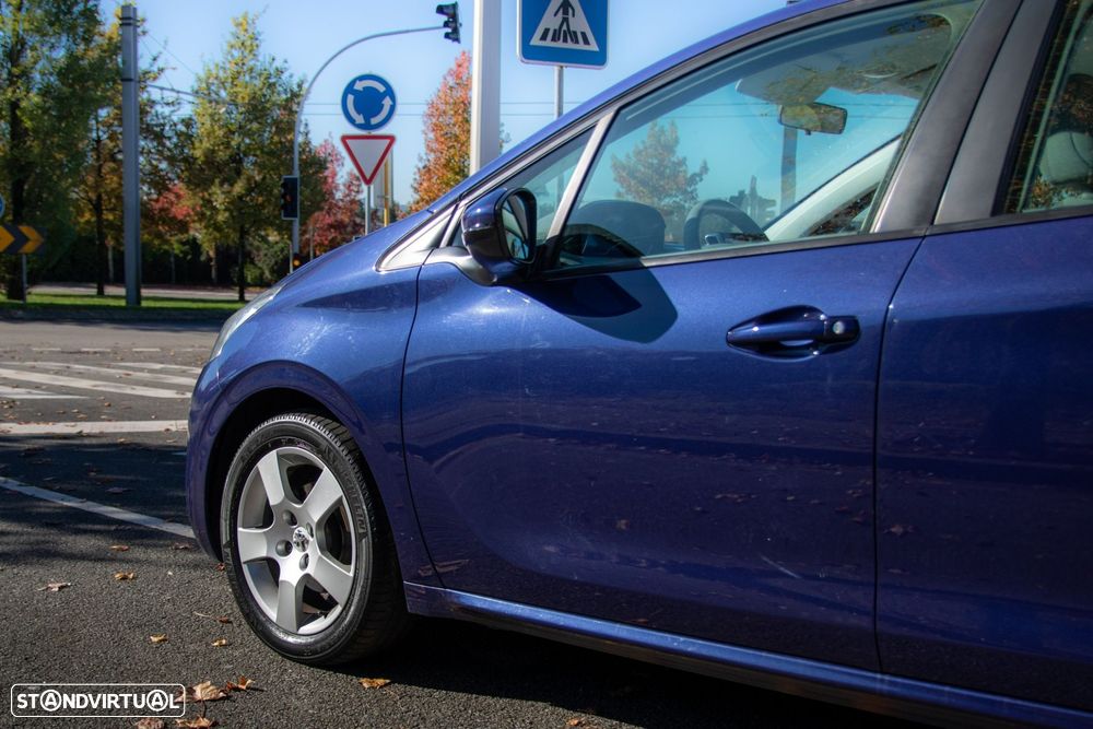 Peugeot 208 1.4 HDi - 12