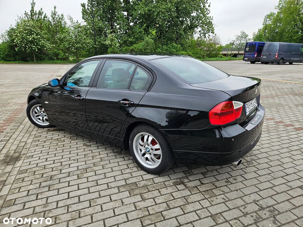 BMW Seria 3 320i - 21