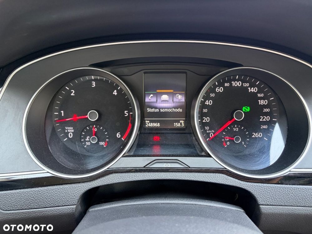 Volkswagen Passat Variant 2.0 TDI SCR DSG BlueMotion Comfortline - 10