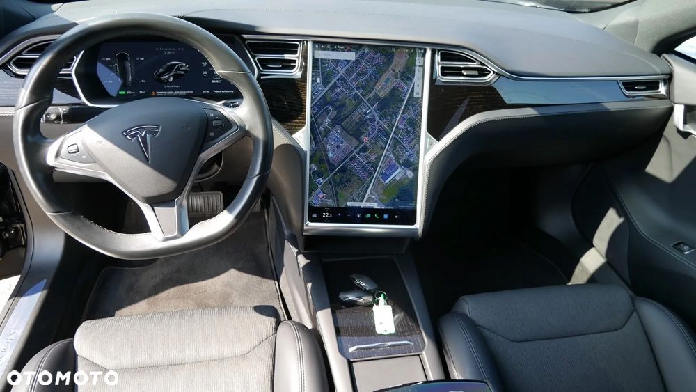 Tesla Model S - 15