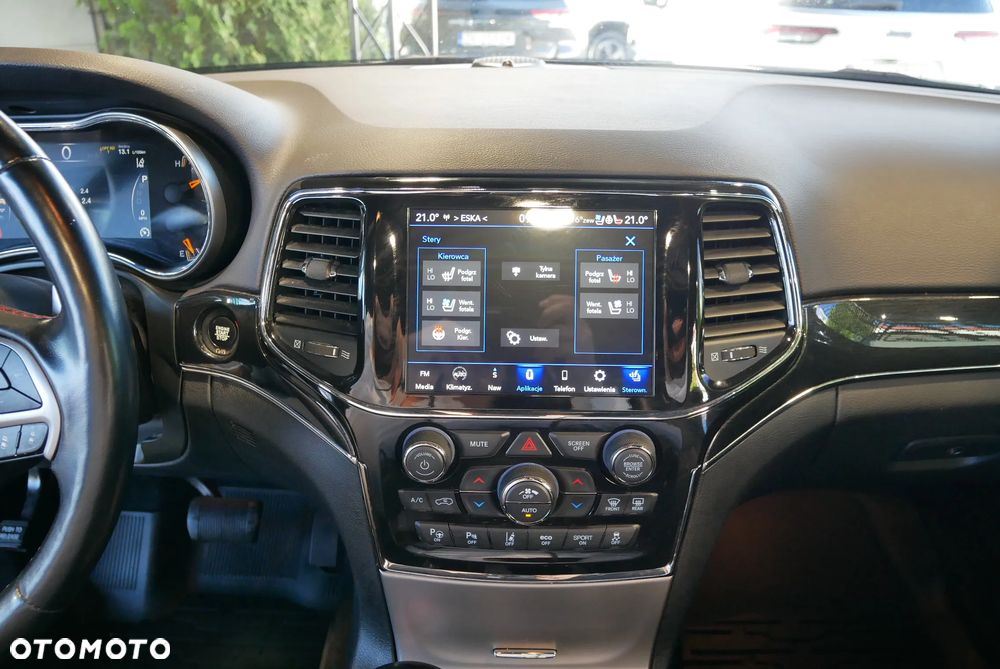 Jeep Grand Cherokee - 26