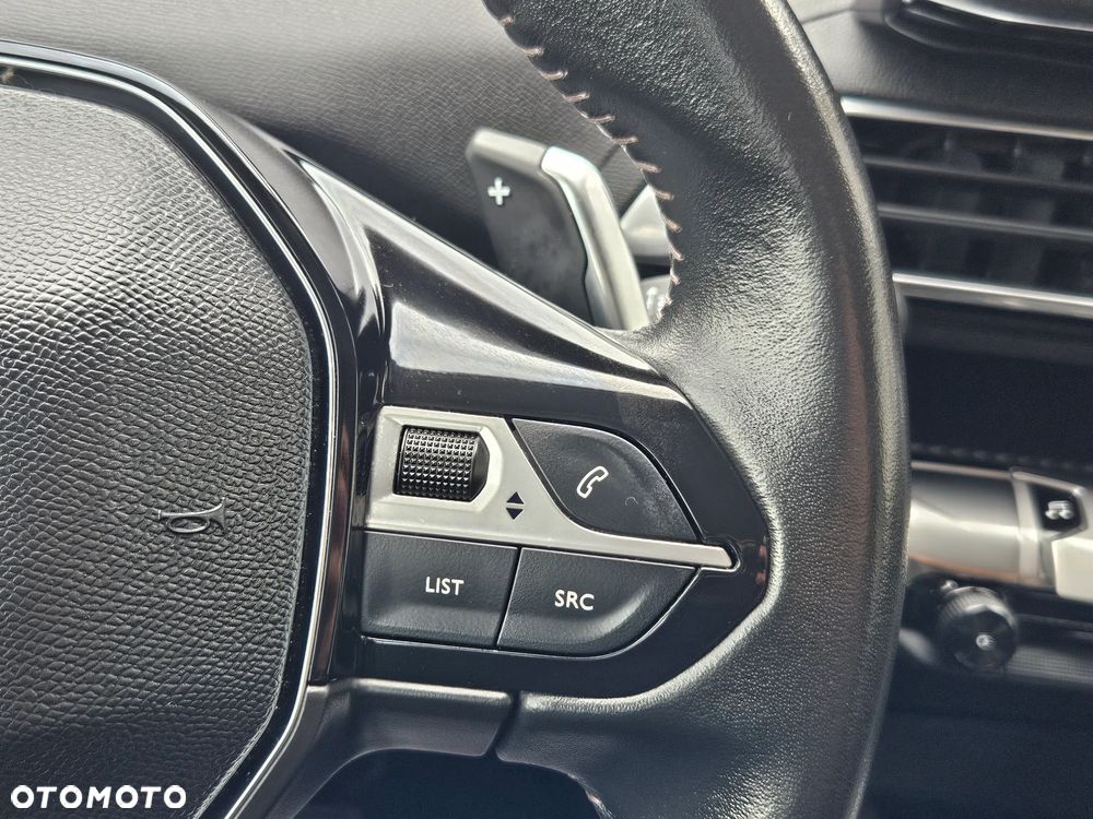 Peugeot 3008 1.2 PureTech Road Trip S&S EAT8 - 28