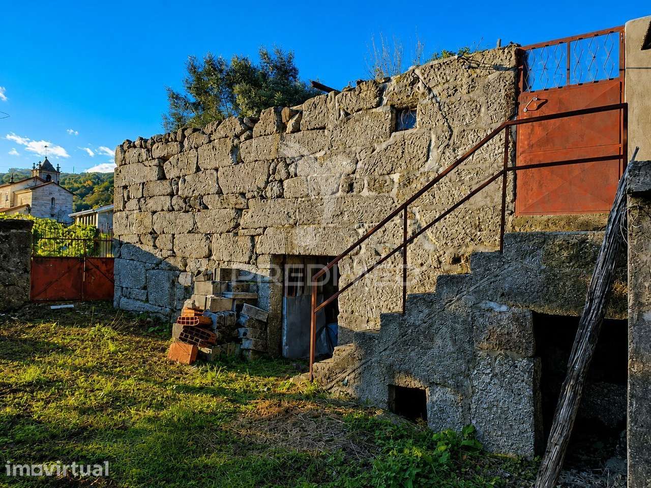 Moradia em Pedra p/ Restauro em Valdreu, Vila Verde - Grande imagem: 5/38