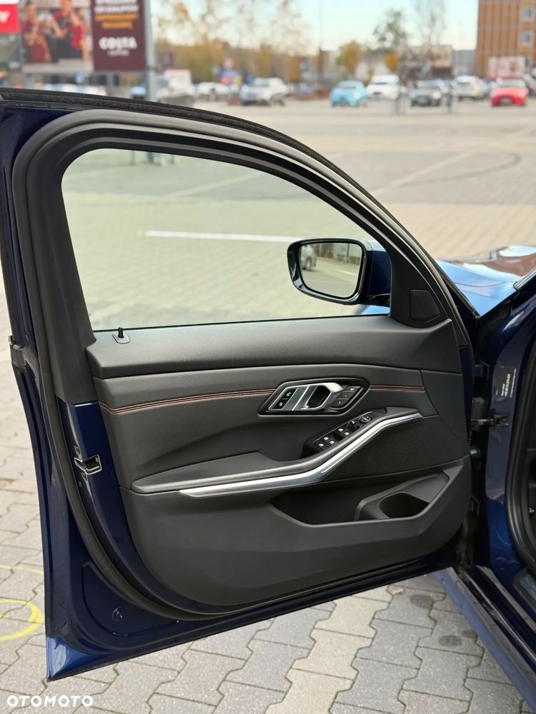 BMW Seria 3 330i Luxury Line sport - 20