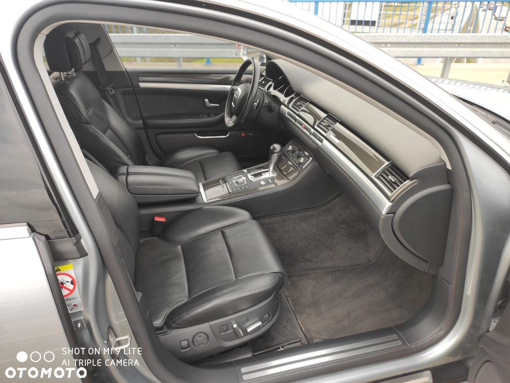 Audi S8 - 8