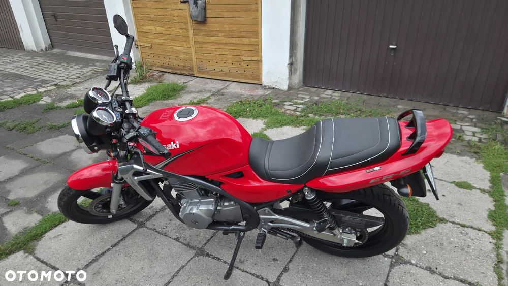 Kawasaki ER - 12