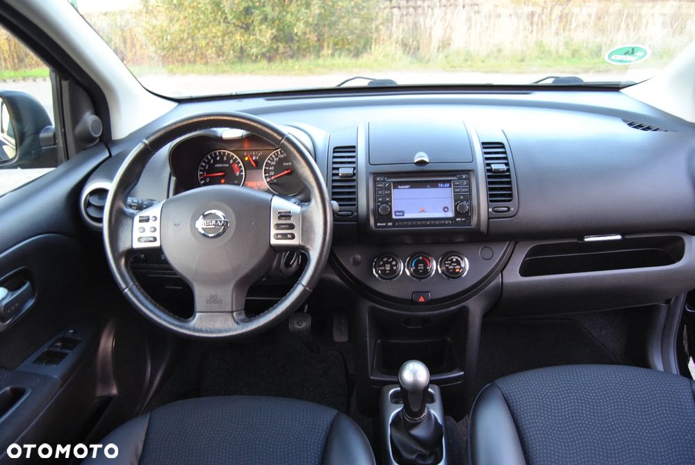 Nissan Note 2012 photo 3