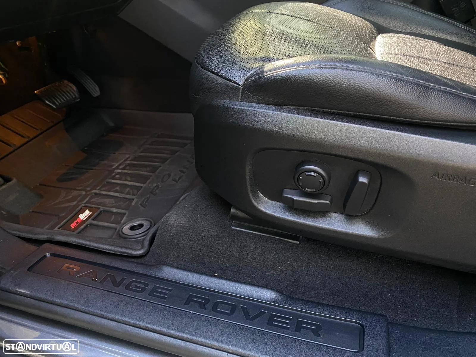 Land Rover Range Rover Evoque 2.0 D180 AWD R-Dynamic HSE Auto - 33